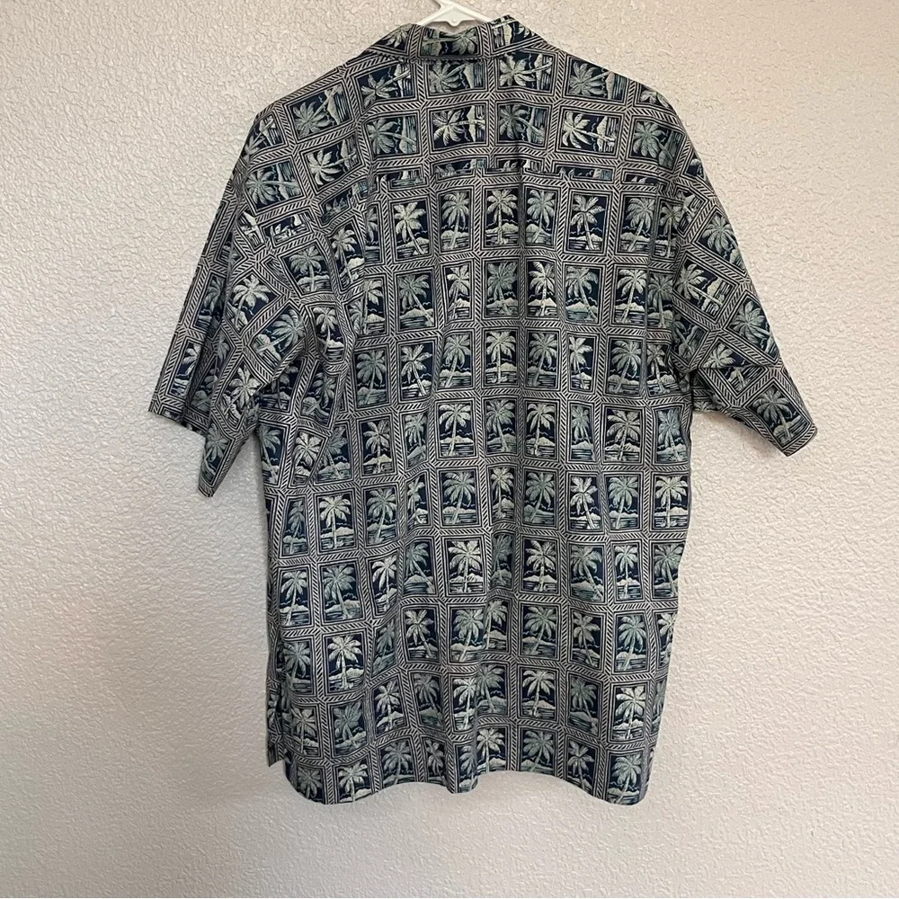 Tori Richard 100% Cotton Hawaiian Blue and White Palm Print Shirt size Large - Picture 7 of 7